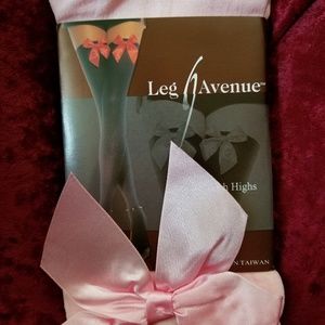 Opaque Thigh Hi With Bow